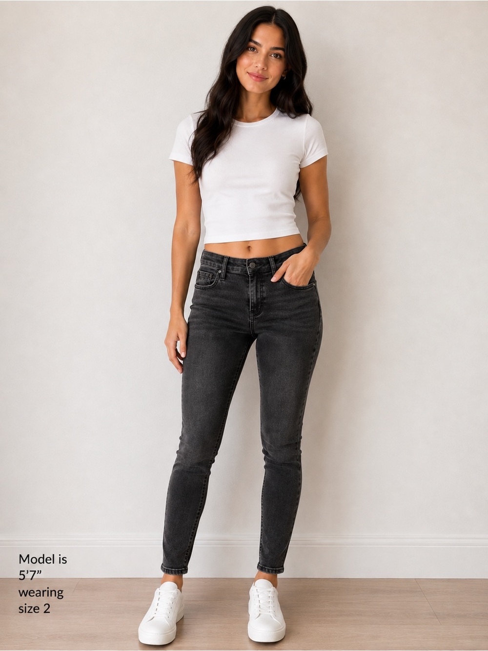 Old Navy Black Mid Rise Rockstar Super Skinny Stretch Jeans Size 2. EUC